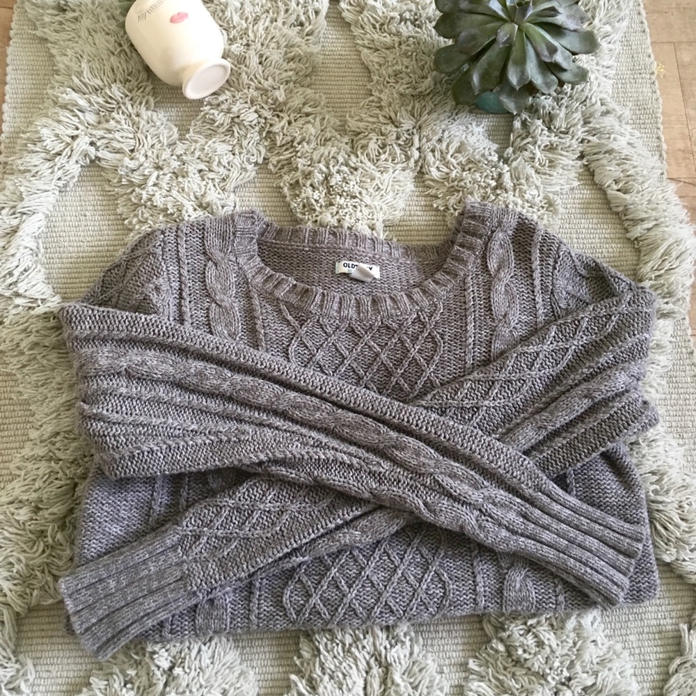 Grey knit sweatshirt
